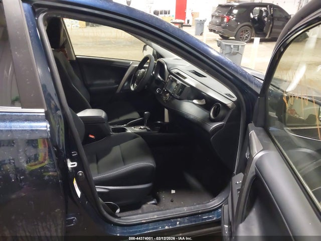 2017 TOYOTA RAV4 JTMRFREVXHJ706137 Photo 4