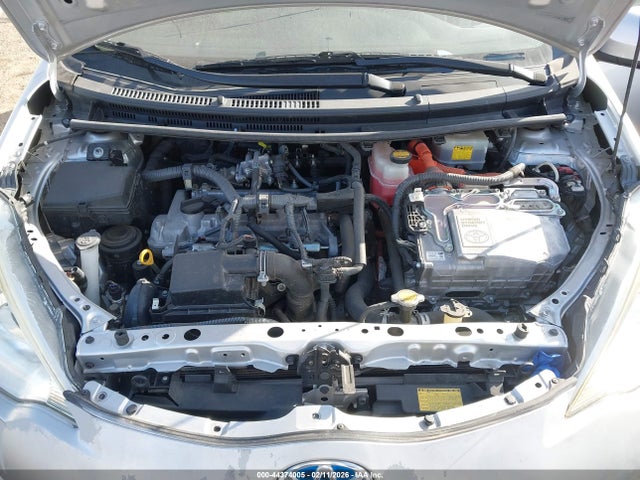 JTDKDTB35E1081536 Toyota Prius C Two