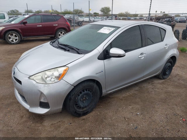 JTDKDTB35E1081536 Toyota Prius C Two