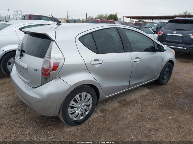 JTDKDTB35E1081536 Toyota Prius C Two