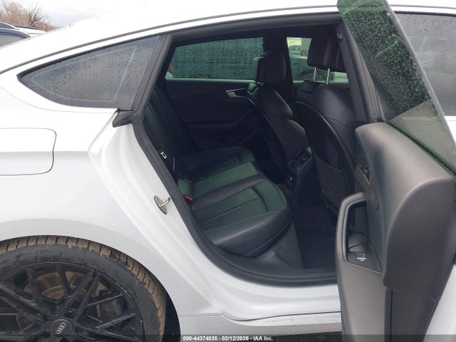 44374035 :رقم المزاد ، WAUENDF54JA052967 vin ، 2018 Audi A5 2.0t Premium مزاد بيع