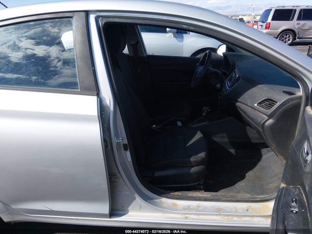 Hyundai ACCENT SE 2019 3KPC24A35KE055514 Image 5
