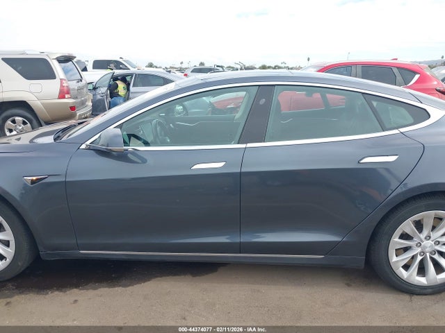 Aukcja sprzedaży 2017 Tesla Model S 60/75, vin: 5YJSA1E18HF190981, numer aukcji: 44374077