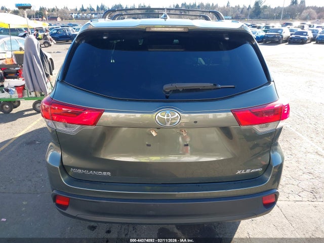 Toyota Highlander Xle 2018 5TDJZRFH3JS875910 Image 17