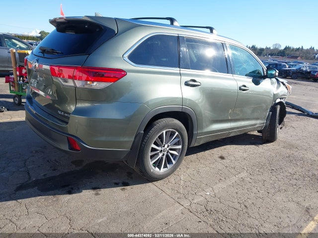 Toyota Highlander Xle 2018 5TDJZRFH3JS875910 Image 4