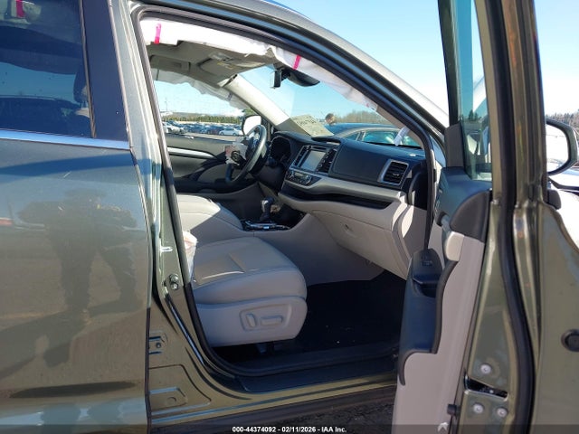 Toyota Highlander Xle 2018 5TDJZRFH3JS875910 Image 5