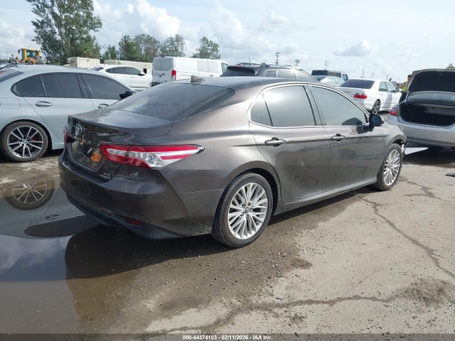 4T1B21HK5JU503124 Toyota Camry Hybrid Xle