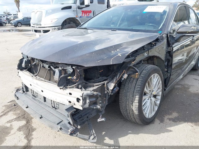 4T1B21HK5JU503124 Toyota Camry Hybrid Xle