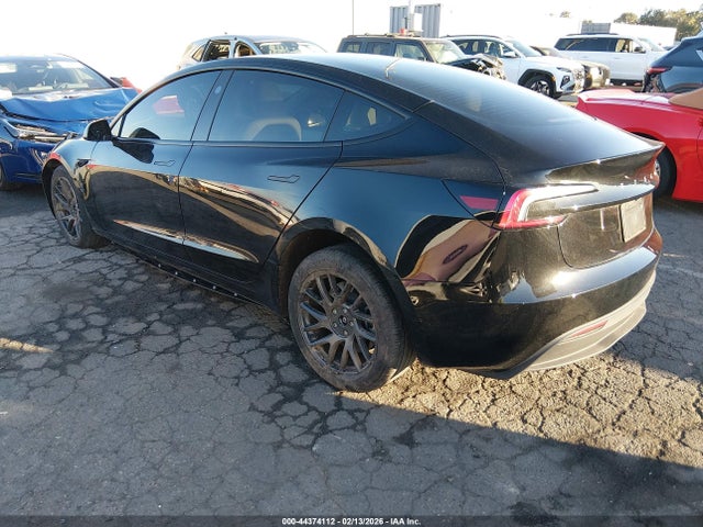 2025 TESLA MODEL 3 5YJ3E1EA1SF040243 Photo 2