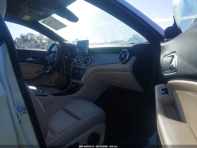 2016 MERCEDES-BENZ CLA 250 WDDSJ4EB1GN319451 Photo 4
