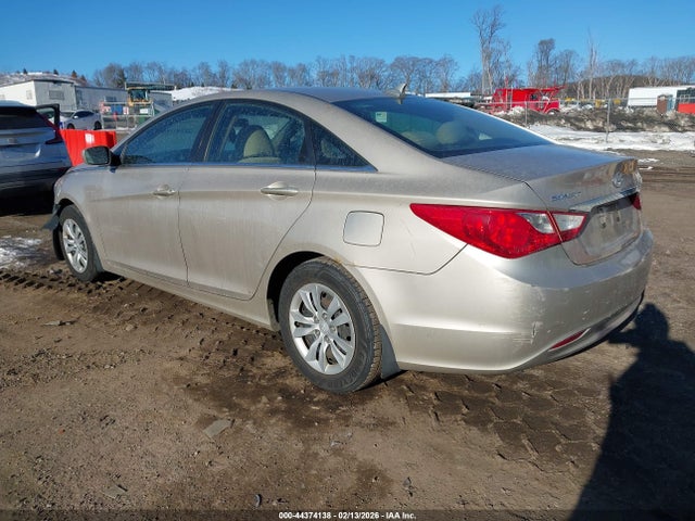 2011 HYUNDAI SONATA 5NPEB4AC1BH292151 Photo 2