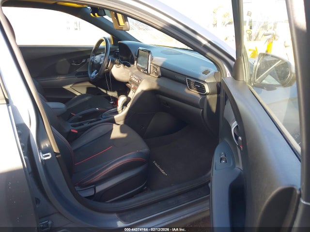 2020 HYUNDAI VELOSTER KMHTG6AF3LU030648 Photo 4