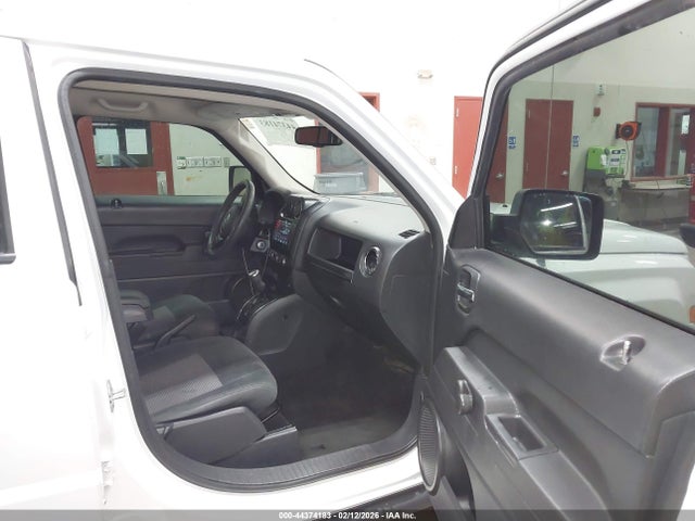 1C4NJRBB7GD646807 Jeep Patriot Sport