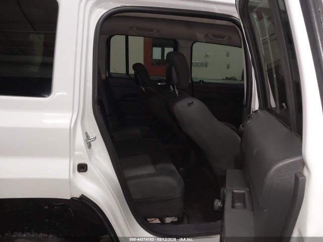 1C4NJRBB7GD646807 Jeep Patriot Sport