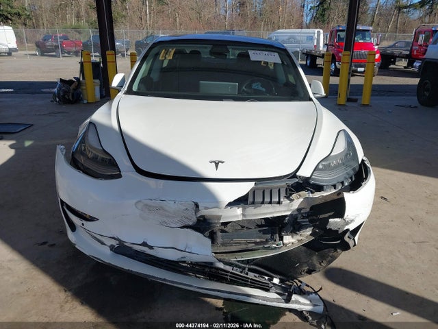 44374194 :رقم المزاد ، 5YJ3E1EA7JF012414 vin ، 2018 Tesla Model 3 Long Range/mid Range مزاد بيع