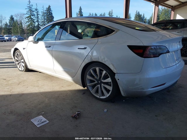 44374194 :رقم المزاد ، 5YJ3E1EA7JF012414 vin ، 2018 Tesla Model 3 Long Range/mid Range مزاد بيع
