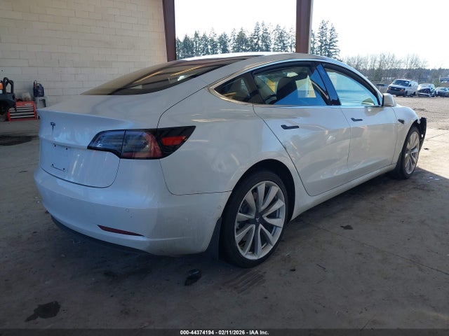 44374194 :رقم المزاد ، 5YJ3E1EA7JF012414 vin ، 2018 Tesla Model 3 Long Range/mid Range مزاد بيع