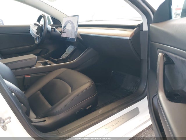 44374194 :رقم المزاد ، 5YJ3E1EA7JF012414 vin ، 2018 Tesla Model 3 Long Range/mid Range مزاد بيع
