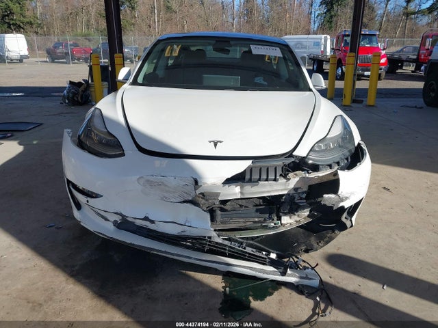 44374194 :رقم المزاد ، 5YJ3E1EA7JF012414 vin ، 2018 Tesla Model 3 Long Range/mid Range مزاد بيع
