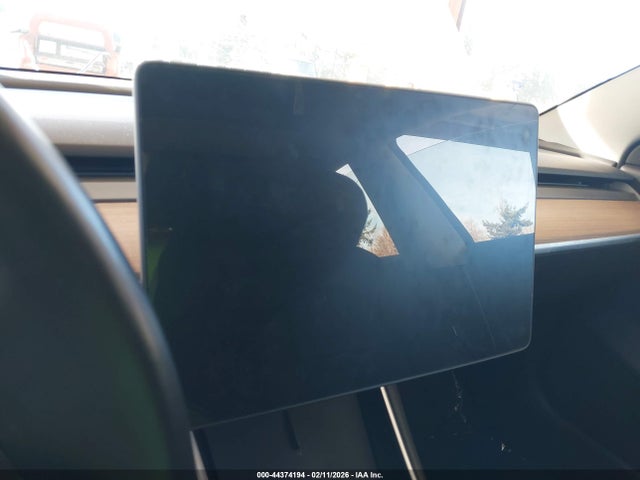 44374194 :رقم المزاد ، 5YJ3E1EA7JF012414 vin ، 2018 Tesla Model 3 Long Range/mid Range مزاد بيع