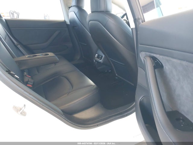 44374194 :رقم المزاد ، 5YJ3E1EA7JF012414 vin ، 2018 Tesla Model 3 Long Range/mid Range مزاد بيع