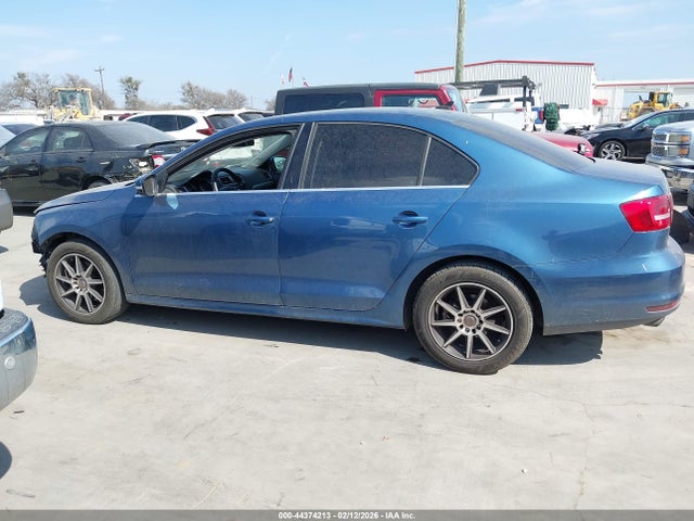 2015 Volkswagen Jetta 1.8t Se მანქანა იყიდება აუქციონზე, vin: 3VWD17AJ6FM410111, აუქციონის ნომერი: 44374213