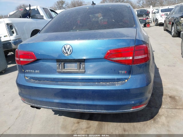 2015 Volkswagen Jetta 1.8t Se მანქანა იყიდება აუქციონზე, vin: 3VWD17AJ6FM410111, აუქციონის ნომერი: 44374213