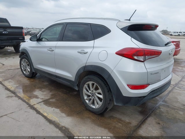 KM8J33A48GU027346 Hyundai TUCSON SE