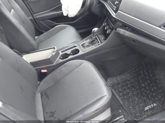 2019 VOLKSWAGEN JETTA 3VWCB7BU2KM205090 Photo 4