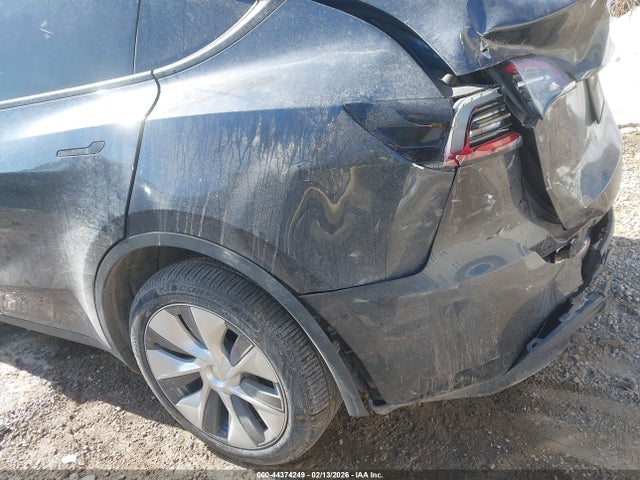2024 TESLA MODEL Y 7SAYGDEE6RA219344 Photo 5