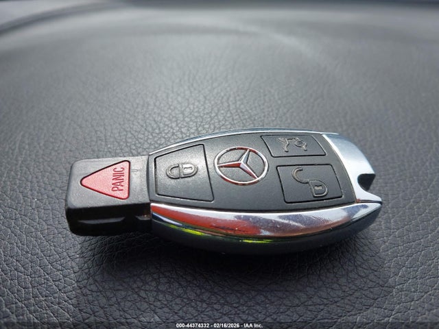2015 Mercedes-benz C 300 Luxury 4matic მანქანა იყიდება აუქციონზე, vin: 55SWF4KBXFU017587, აუქციონის ნომერი: 44374332