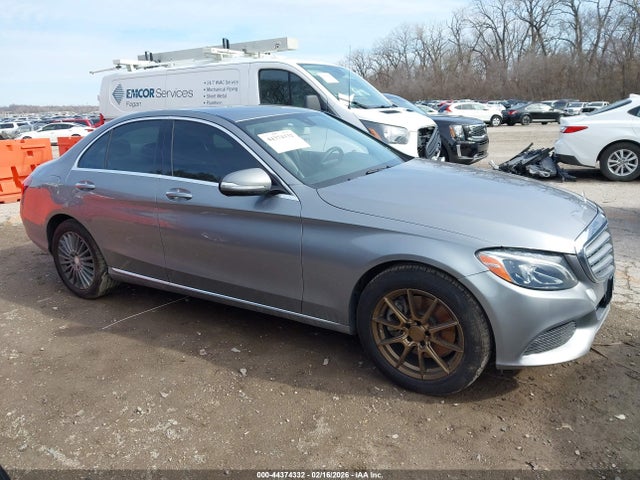 2015 Mercedes-benz C 300 Luxury 4matic მანქანა იყიდება აუქციონზე, vin: 55SWF4KBXFU017587, აუქციონის ნომერი: 44374332