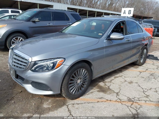 2015 Mercedes-benz C 300 Luxury 4matic მანქანა იყიდება აუქციონზე, vin: 55SWF4KBXFU017587, აუქციონის ნომერი: 44374332