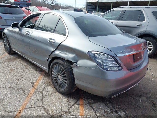 2015 Mercedes-benz C 300 Luxury 4matic მანქანა იყიდება აუქციონზე, vin: 55SWF4KBXFU017587, აუქციონის ნომერი: 44374332