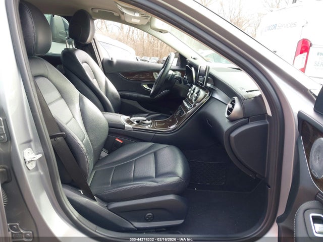 2015 Mercedes-benz C 300 Luxury 4matic მანქანა იყიდება აუქციონზე, vin: 55SWF4KBXFU017587, აუქციონის ნომერი: 44374332