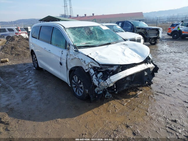 2024 CHRYSLER PACIFICA HYBRID 2C4RC1S75RR185115