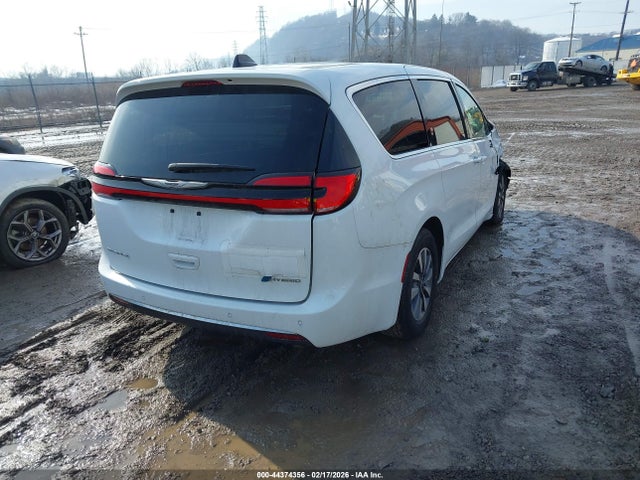 2024 CHRYSLER PACIFICA HYBRID 2C4RC1S75RR185115 Photo 3