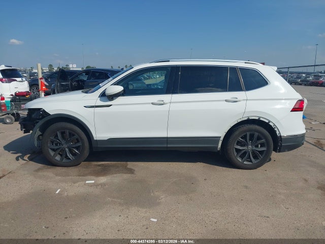 Продаж на аукціоні авто 2022 Volkswagen Tiguan 2.0t Se, vin: 3VV3B7AX4NM046626, номер лоту: 44374395