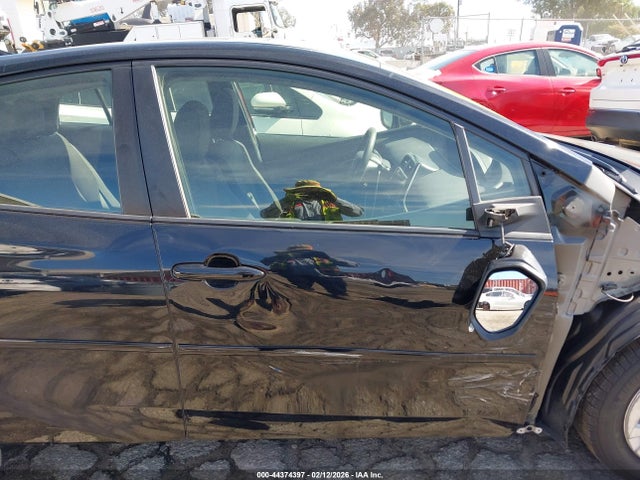 JTDKBRFU0G3513114 Toyota Prius Two