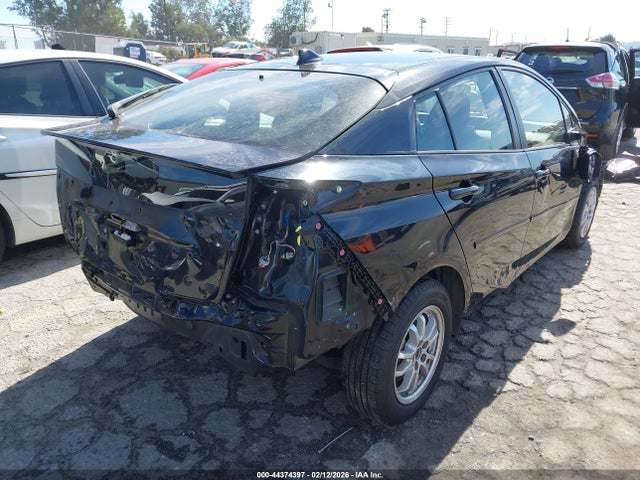JTDKBRFU0G3513114 Toyota Prius Two
