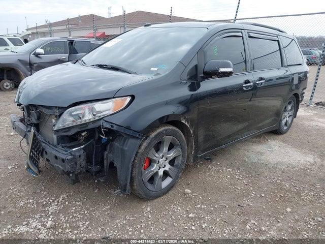 5TDXK3DCXFS563688 Toyota Sienna Se Premium 8 Passenger