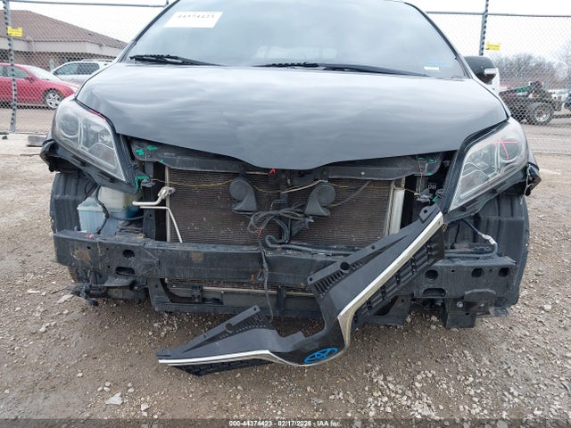 5TDXK3DCXFS563688 Toyota Sienna Se Premium 8 Passenger