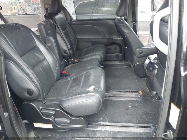 5TDXK3DCXFS563688 Toyota Sienna Se Premium 8 Passenger