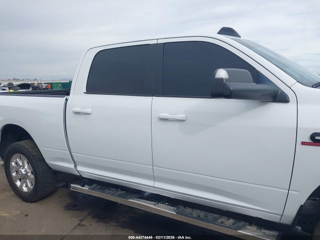 3C6UR5DL4MG518114 RAM 2500 Big Horn 4x4 6&#039;4 Box