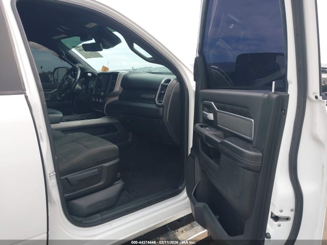 3C6UR5DL4MG518114 RAM 2500 Big Horn 4x4 6&#039;4 Box
