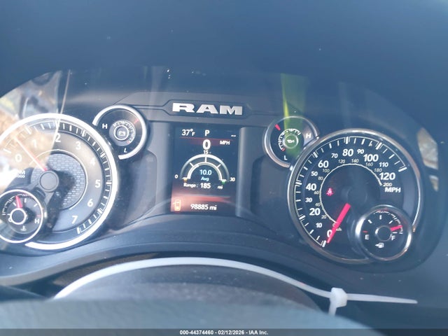 2021 Ram 1500 Big Horn  4x4 6'4 Box მანქანა იყიდება აუქციონზე, vin: 1C6SRFBTXMN639933, აუქციონის ნომერი: 44374460
