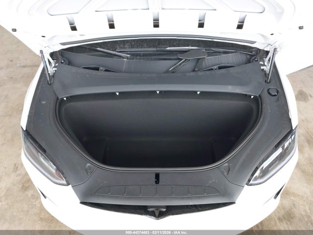2026 TESLA MODEL X 7SAXCBE51TF477681 Photo 9