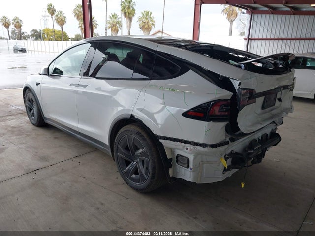 2026 TESLA MODEL X 7SAXCBE51TF477681 Photo 2