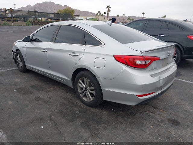 2017 HYUNDAI SONATA 5NPE24AF1HH485726 Photo 2
