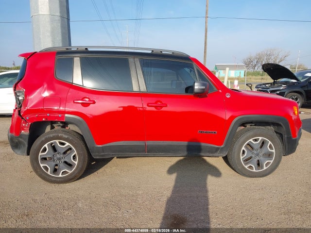 2015 Jeep Renegade Trailhawk მანქანა იყიდება აუქციონზე, vin: ZACCJBCT4FPC42143, აუქციონის ნომერი: 44374559